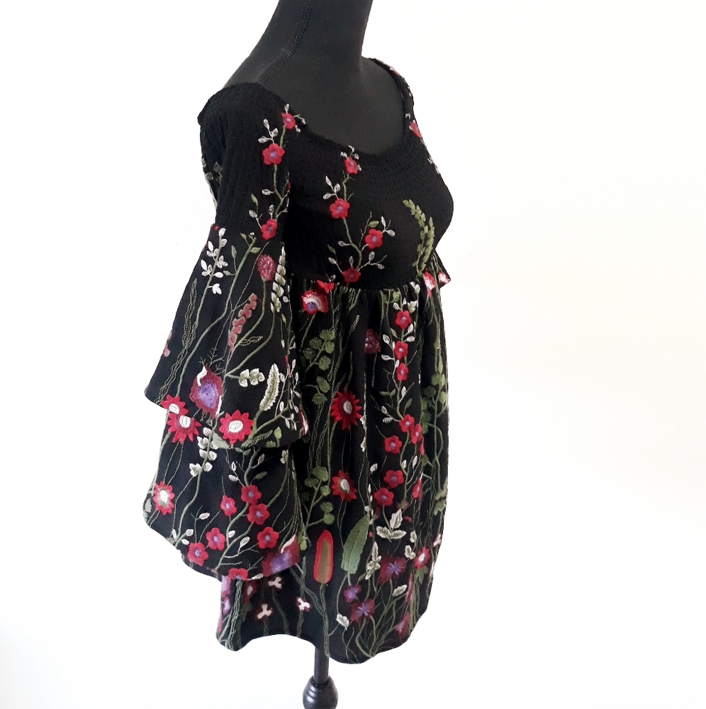 Anthropologie Red Carter Floral Embroidered Smocked Top Bell Sleeves XS - Picture 9 of 12